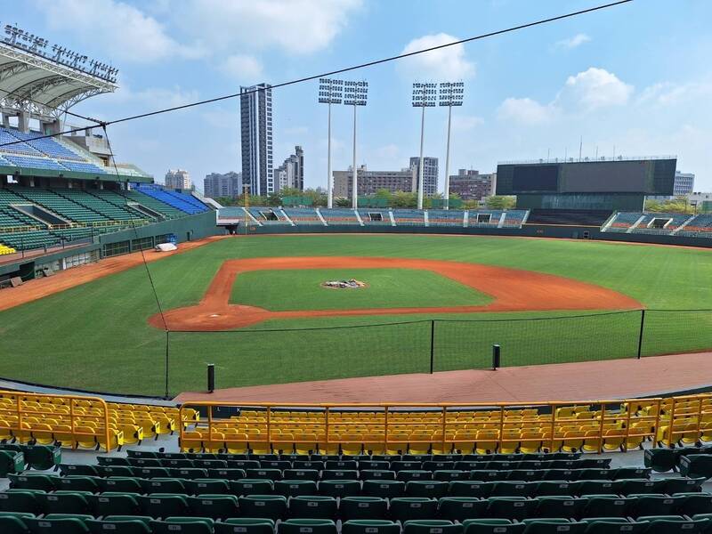 澄清湖棒球場整修後，將於4月5日起迎接中華職棒例行賽。（高雄市運發局提供）