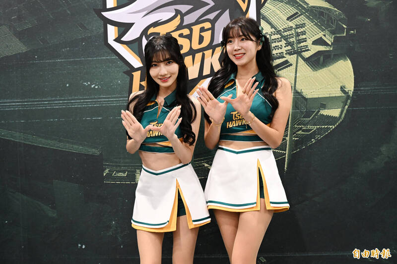 安芝儇與一粒（左）。（記者李惠洲攝）