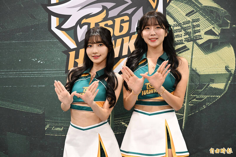 安芝儇與一粒（左）。（記者李惠洲攝）