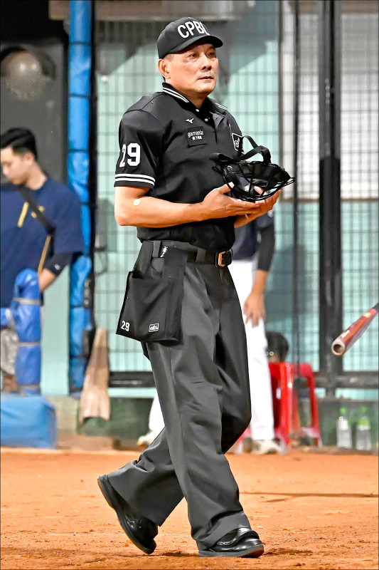 洪總千勝之994／新里程碑系列》 「一個不好打發的總仔」蘇建文讚諸葛紅中高招