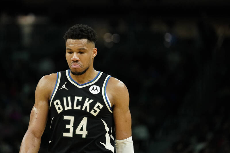 字母哥準大三元仍無法帶領球隊贏球，東部第二恐不保。（美聯社）