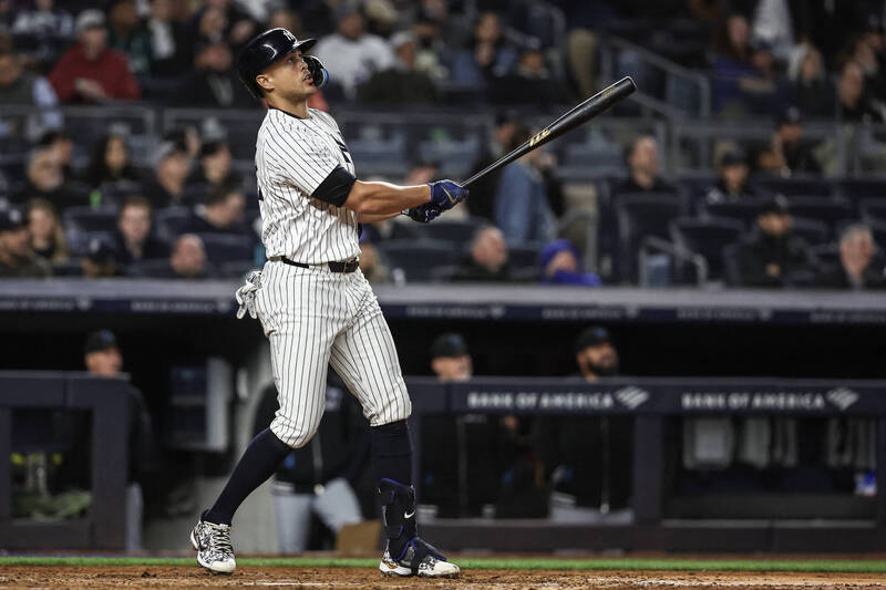 史坦頓今天在主場面對老東家馬林魚開轟，完成對戰30支球隊全開轟的壯舉。（今日美國）