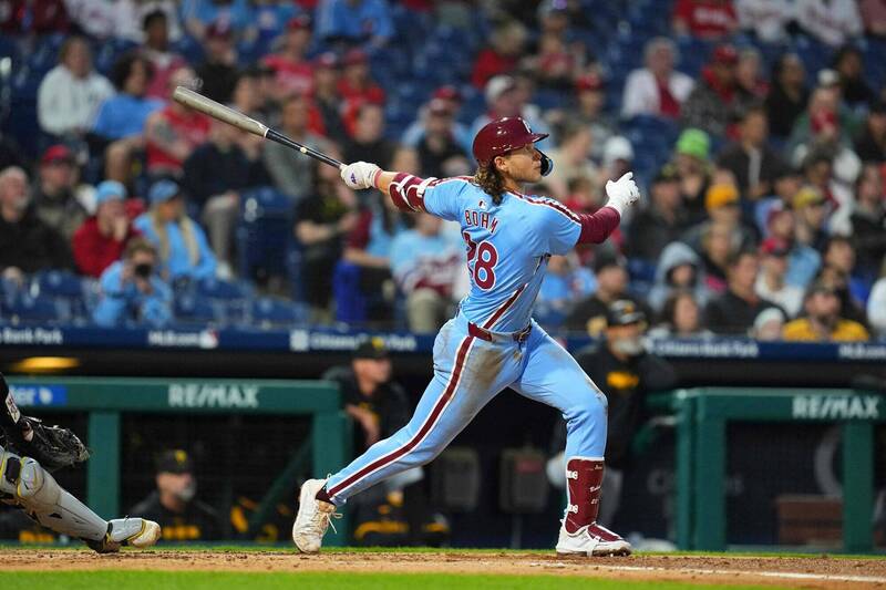 波姆在4局開轟，是費城人本場3發全壘打的第1支。（法新社）