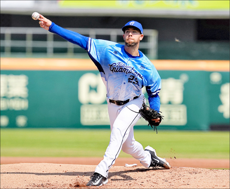 悍將洋投布藍登先發6局失1分好投，終止獅隊7連勝。
（富邦悍將提供）