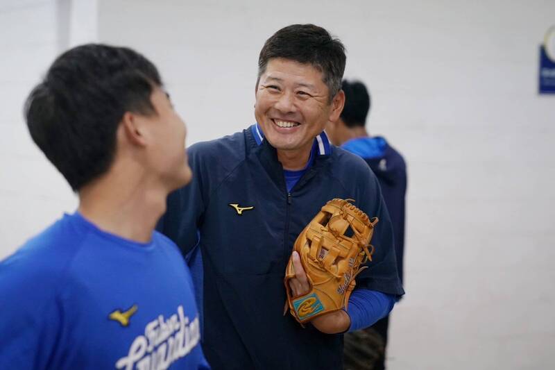富邦內野統籌教練稻田直人。（富邦悍將提供）