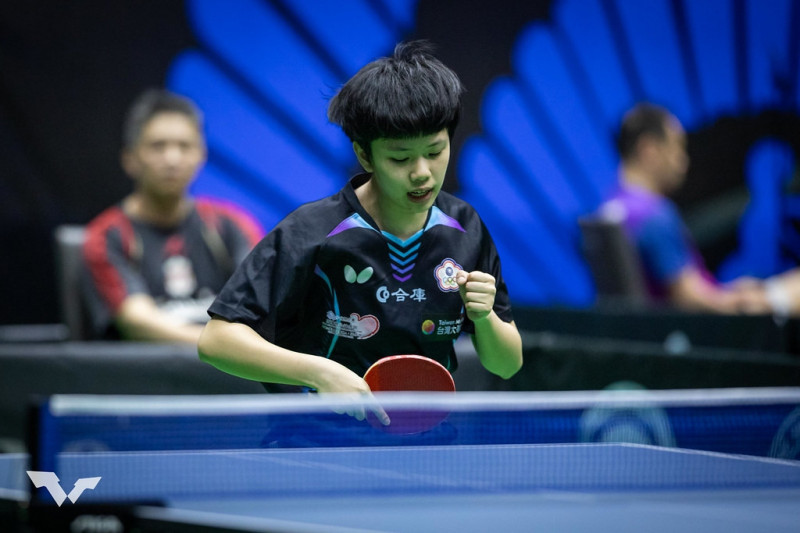 松山家商小將鄭樸璿擊退劉如紜，拿下U19女單冠軍。（取自WTT官網）