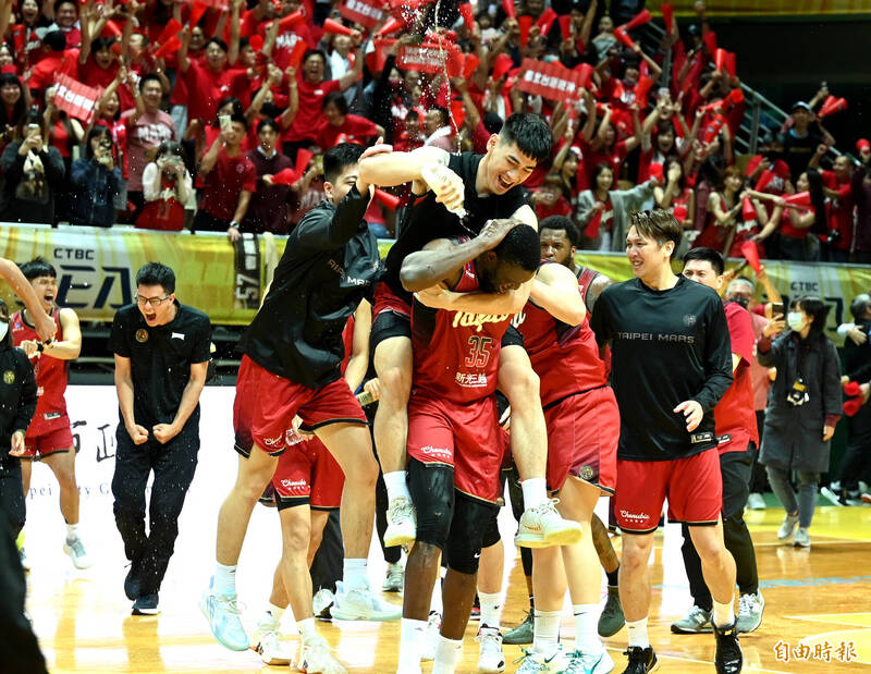戰神擊敗特攻，挺進冠軍戰。（記者王藝菘攝）