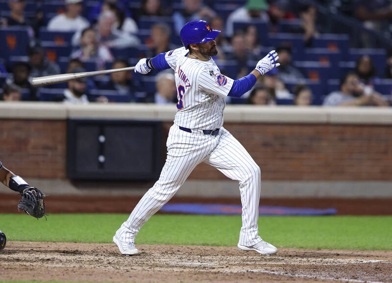 大都會J.D.馬丁尼茲敲超前轟。（美聯社）