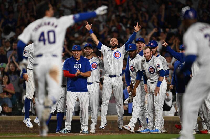 小熊靠著塔克9局下的再見全壘打，以7：6逆轉贏球，賞給白襪隊史最長單季13連敗。（法新社）