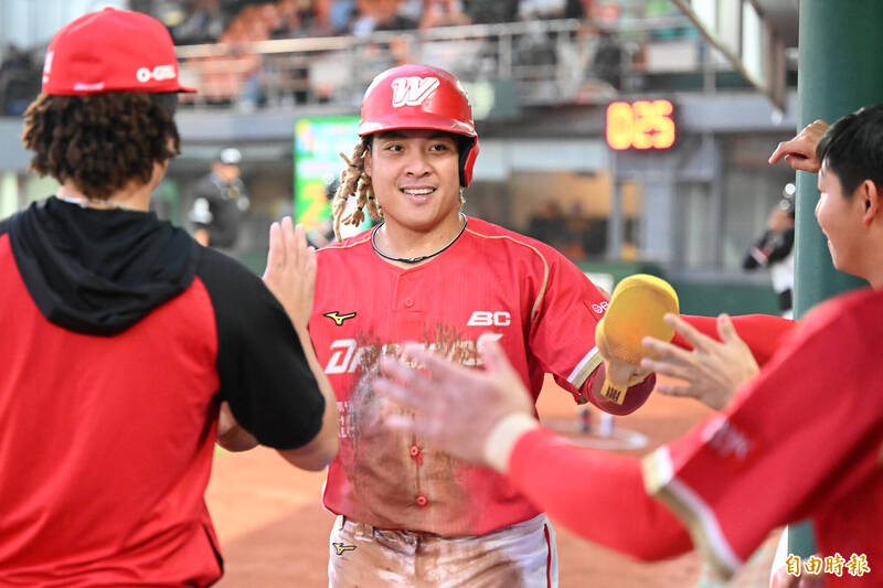 吉力吉撈．鞏冠。（記者李惠洲攝）