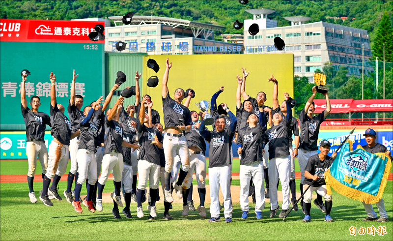 桃園市擊敗台南市，拿下玉山盃冠軍。（記者羅沛德攝）