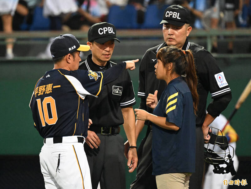 富邦悍將申皓瑋被宣告保送，引發中信兄弟總教練平野惠一不滿。（記者林正堃攝）
