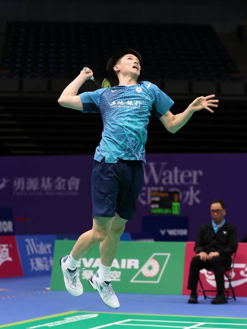 台灣男單好手廖倬甫首日賽程面對印度好手馬里斯瓦米，以2比1贏得擊敗對手。 （高雄市運發局提供）