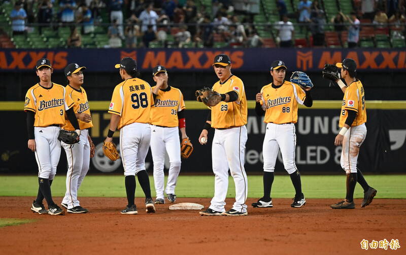 中信兄弟9：2擊敗富邦悍將。（記者廖耀東攝）