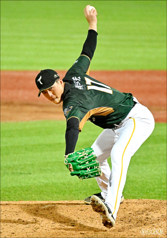 台鋼陳宇宏先發6.1局僅失1分，用優質表現迎來生涯首勝。
（記者林正堃攝）