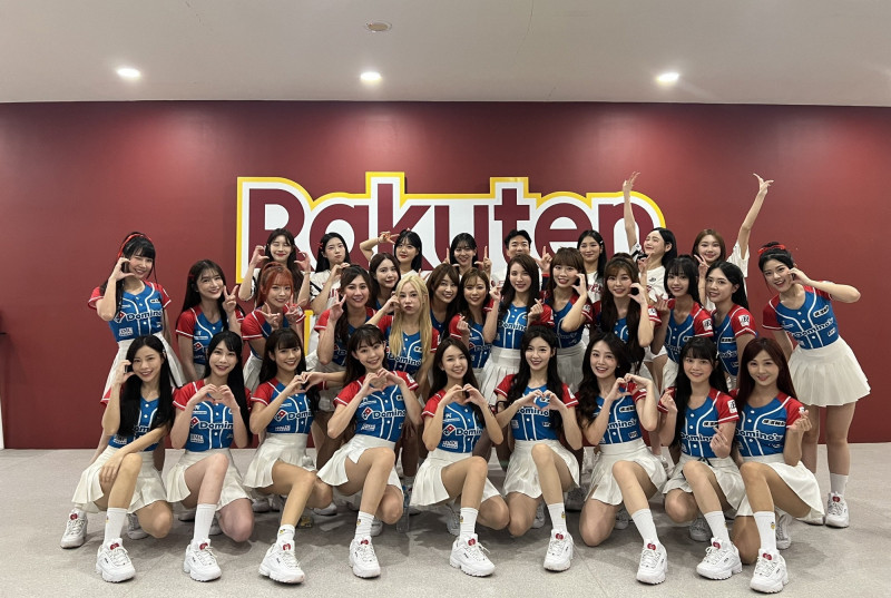 LOTTE Girls來台。（樂天桃猿提供）