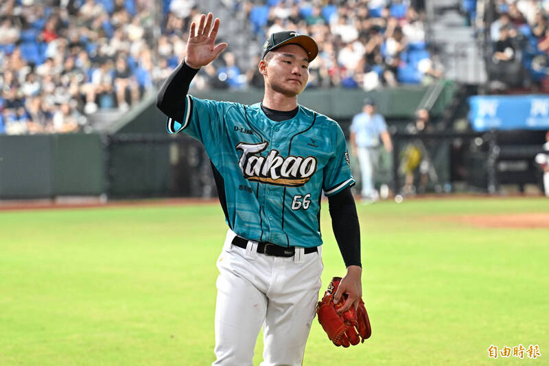台鋼雄鷹先發投手陳柏清。（記者陳志曲攝）