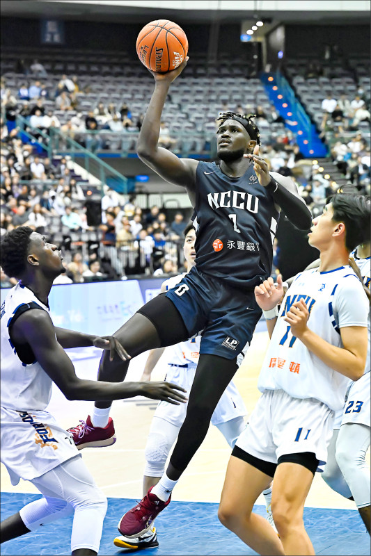 政大外籍生莫巴耶無緣挑戰新聯盟選秀狀元，只能以洋將身份競爭。（資料照）