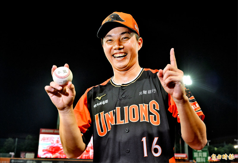 郭俊麟99球紀錄夜 中職首場完封勝屠龍