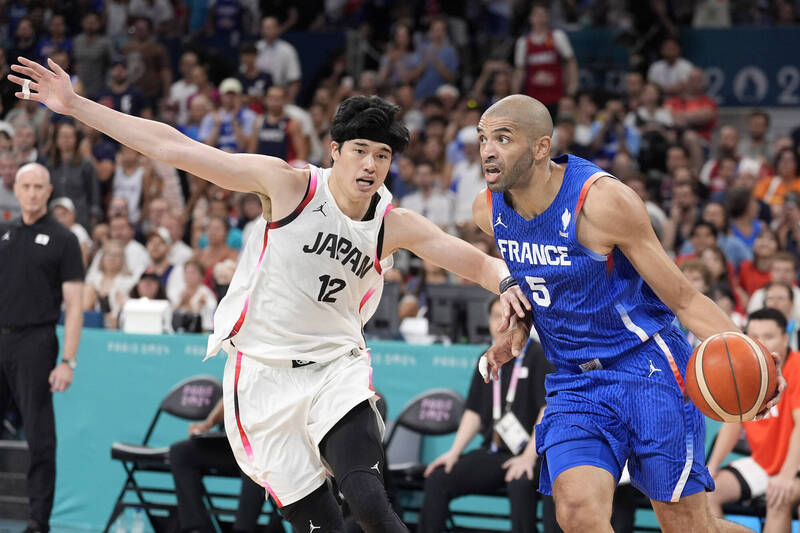 法國籍前鋒巴頓（右）。（法新社）