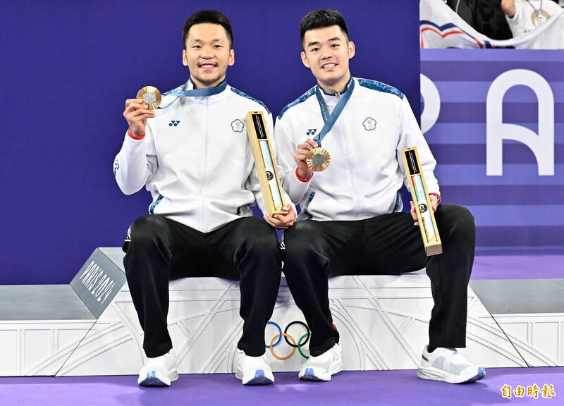 李洋/王齊麟拿下巴黎奧運羽球男子雙打金牌。（特派記者陳志曲攝）