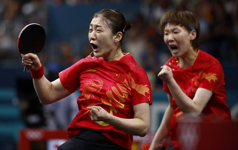 中國女雙陳夢（左）、王曼昱（右）。（歐新社）
