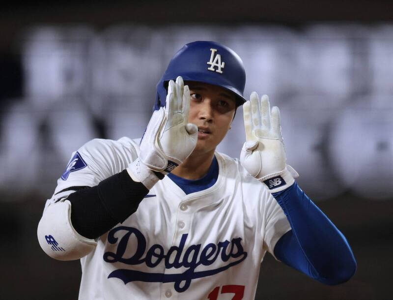 大谷翔平敲出本季第45轟，成為史上第一位達成「45轟、45盜」的球員。（法新社）