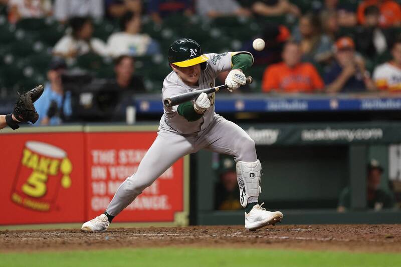 MLB》點點點!運動家連3次短打戰術 讓太空人守備大亂調 - 自由體育
