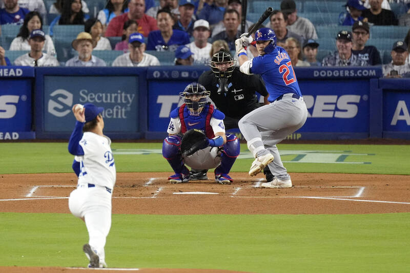 山本由伸在日本對決中兩度三振鈴木誠也。（美聯社）