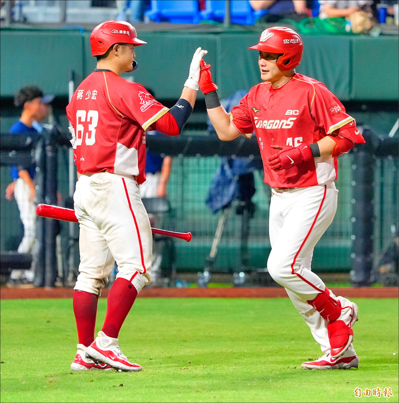 噴火龍近15場11勝 屠猿拚季後賽