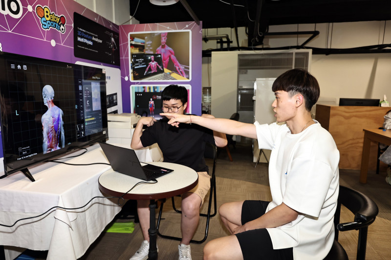 林俊易透過3Ｄ體態分析檢測。（台灣運動文創發展協會提供）