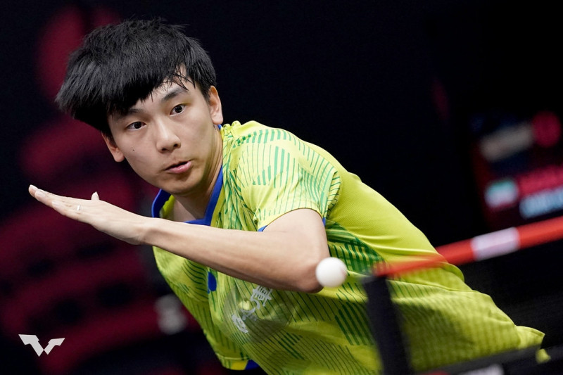 黃彥誠在男團決賽爆冷擊敗中國名將梁靖崑，打出生涯代表作。（取自WTT官網）