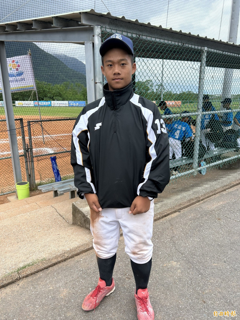 花蓮紅先發投手潘柏君今在威力盃8強賽以63球完投，助隊8：1擊敗台中市4強。（記者倪婉君攝）