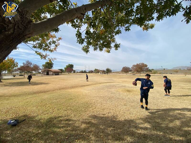 中信兄弟派陳琥、陳柏均、盧孟揚以及張祖恩4位年輕投手前往美國亞利桑那州的PMR Performance訓練中心，進行休賽季期間的體能與重訓調整。（取自兄弟Fans Club）