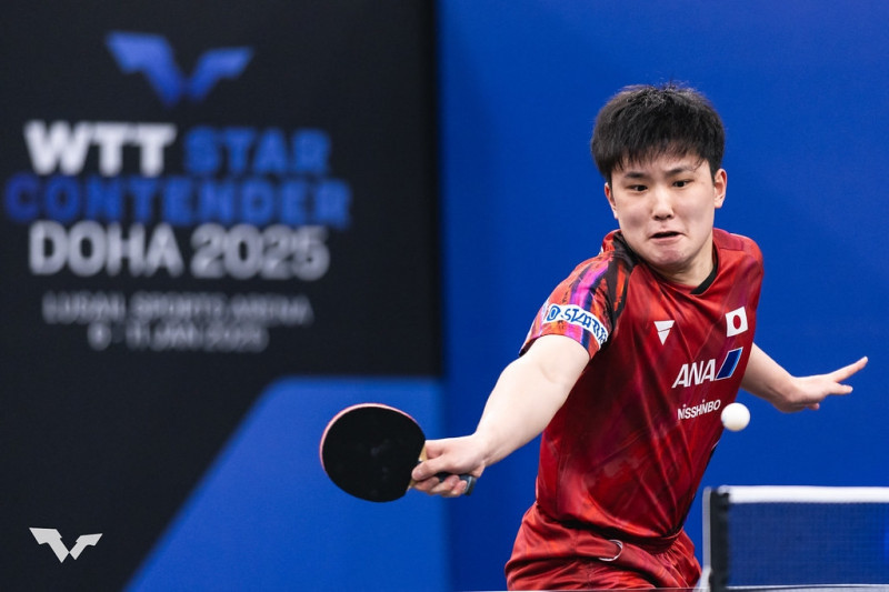 張本智和直落四擊敗丹麥好手葛洛斯，收下男單冠軍。（取自WTT官網）