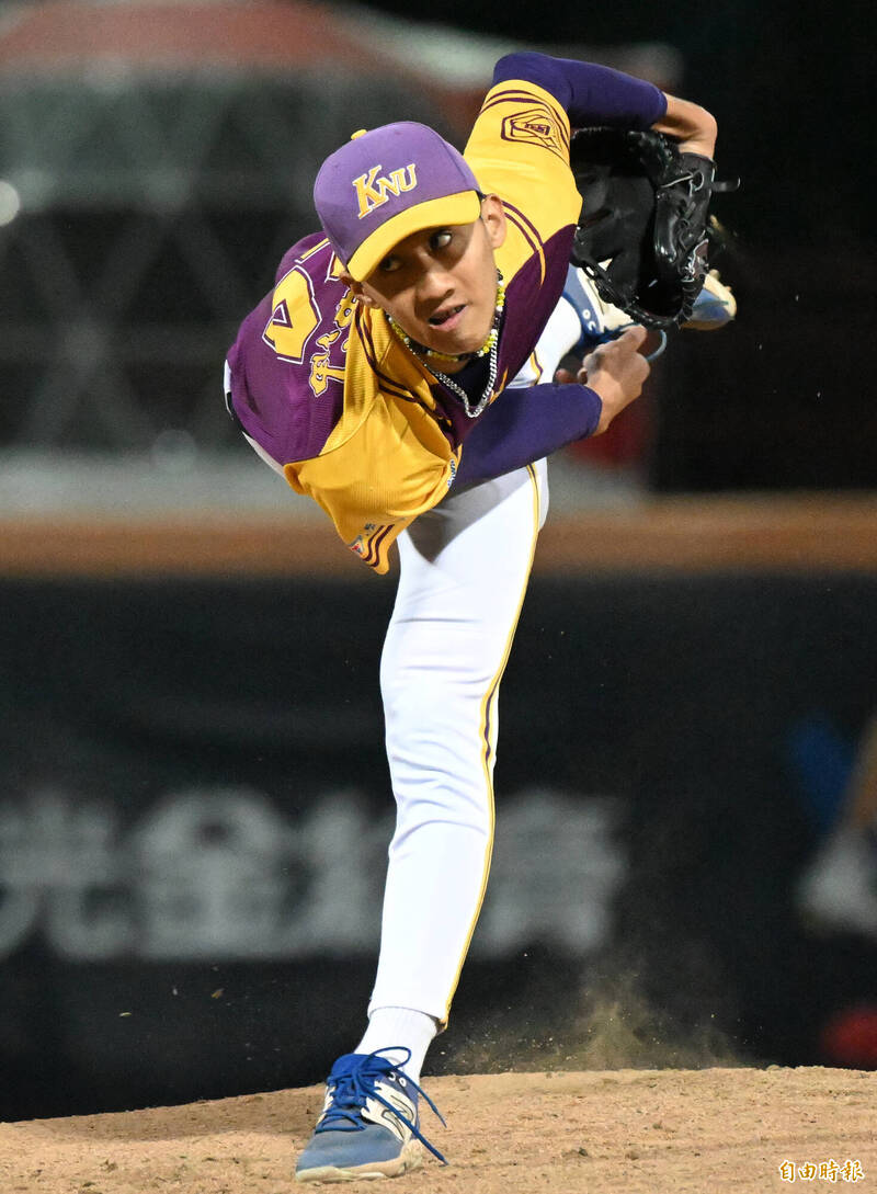 開南先發投手林張子俊。（記者林正堃攝）
