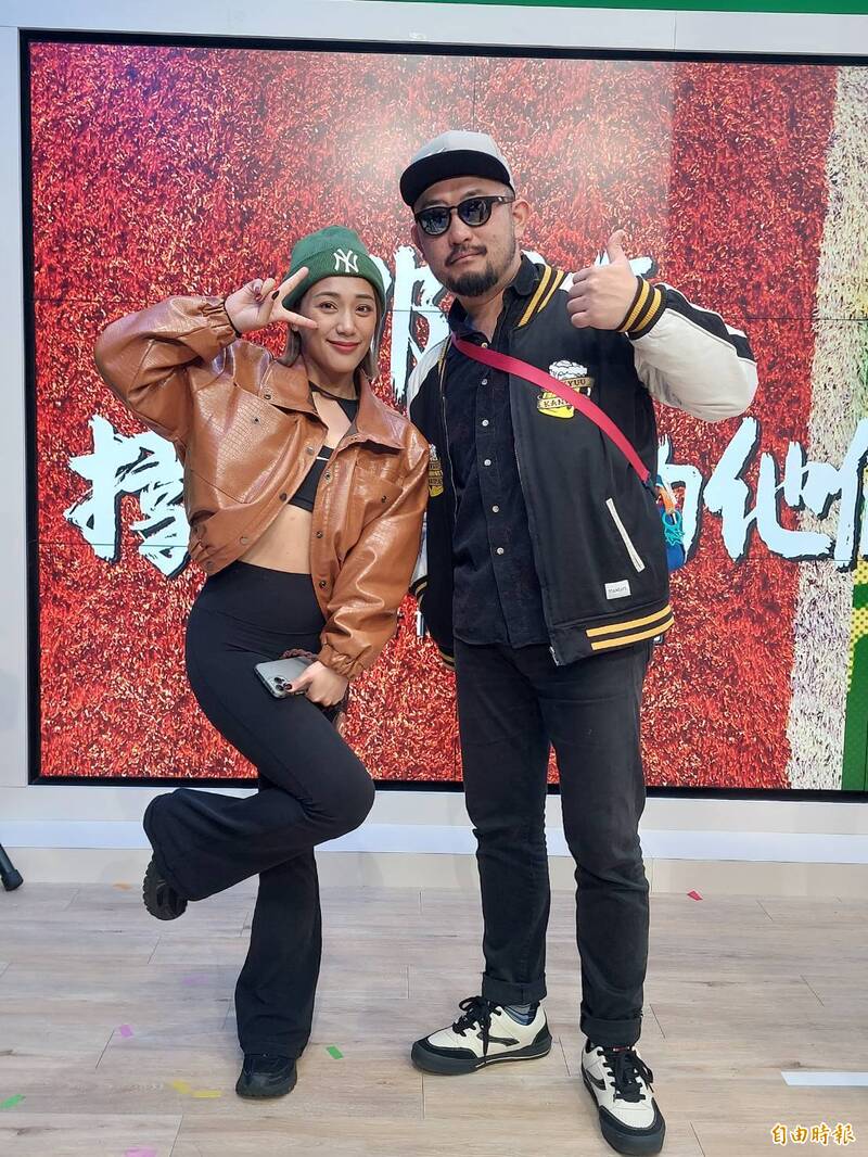 阿布舞（左）。（記者林宥辰攝）