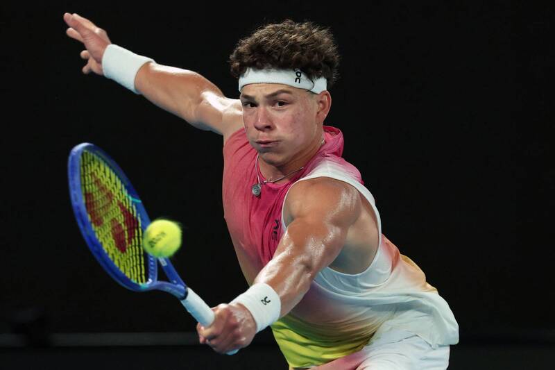 謝爾頓結束驚奇之旅。（法新社）