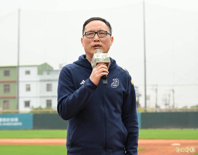 中信兄弟領隊劉志威。（記者李惠洲攝）