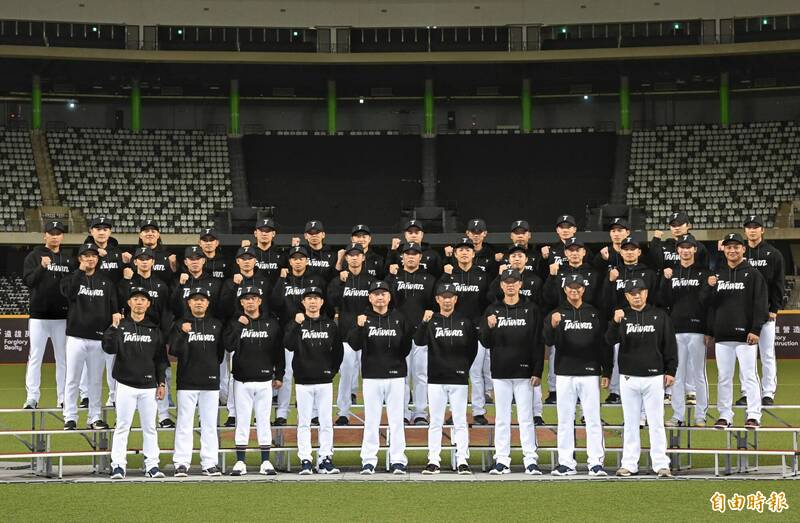 經典賽資格賽台灣隊今天在台北大巨蛋展開集訓。（記者林正堃攝）