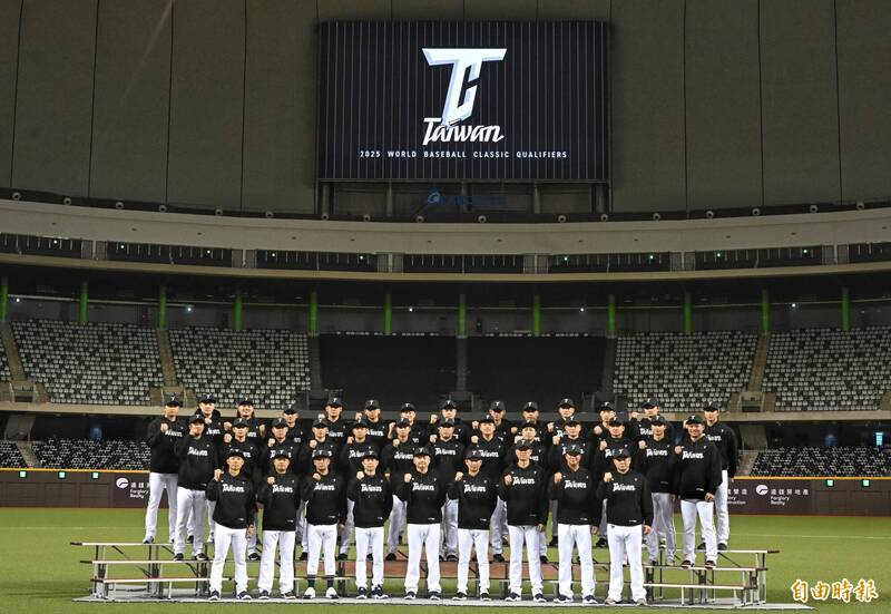 經典賽資格賽台灣隊今天在台北大巨蛋展開集訓。（記者林正堃攝）