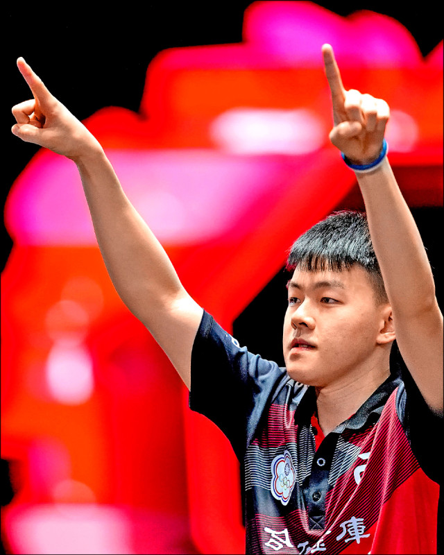 高承睿決勝局演出逆轉秀，首度打敗巴黎奧運銅牌勒布朗，殺進男單16強。（取自WTT官網）