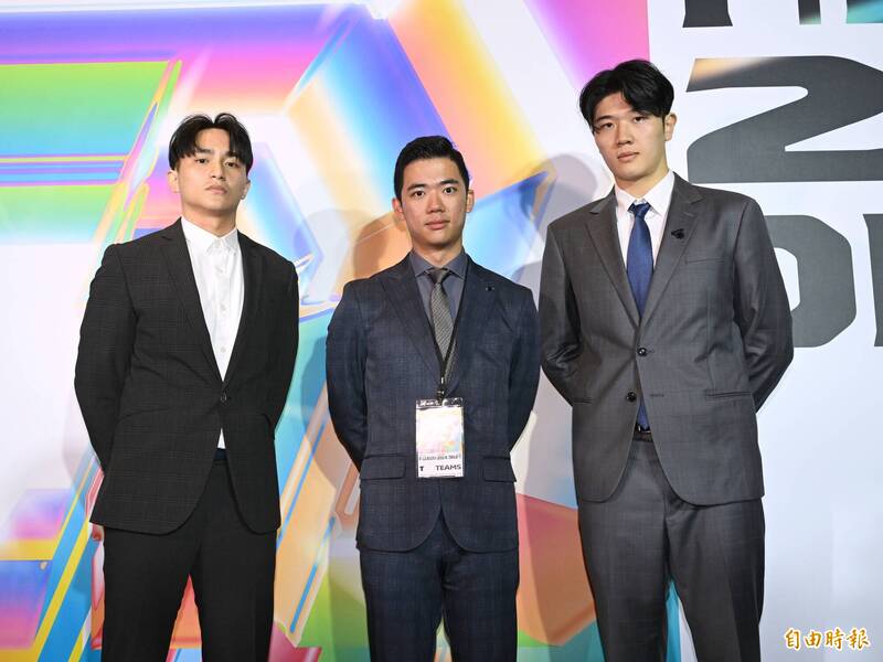 臺南台鋼獵鷹王澄緯（中）。（資料照，記者陳逸寬攝）