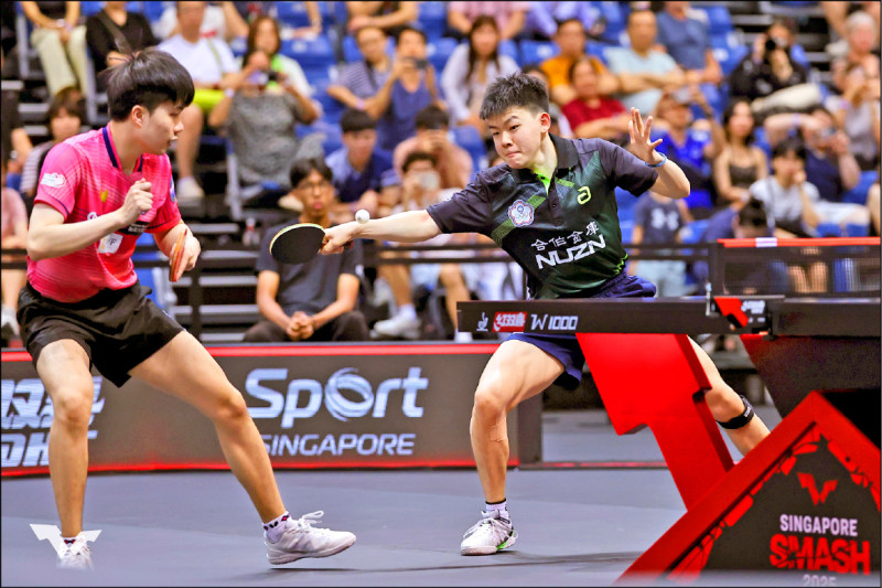 林昀儒（左）與高承睿今將與中國組合王楚欽／林詩棟爭奪WTT新加坡大滿貫賽男雙冠軍。（取自WTT官網）