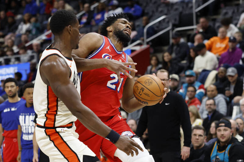 恩比德（右）。（今日美國）