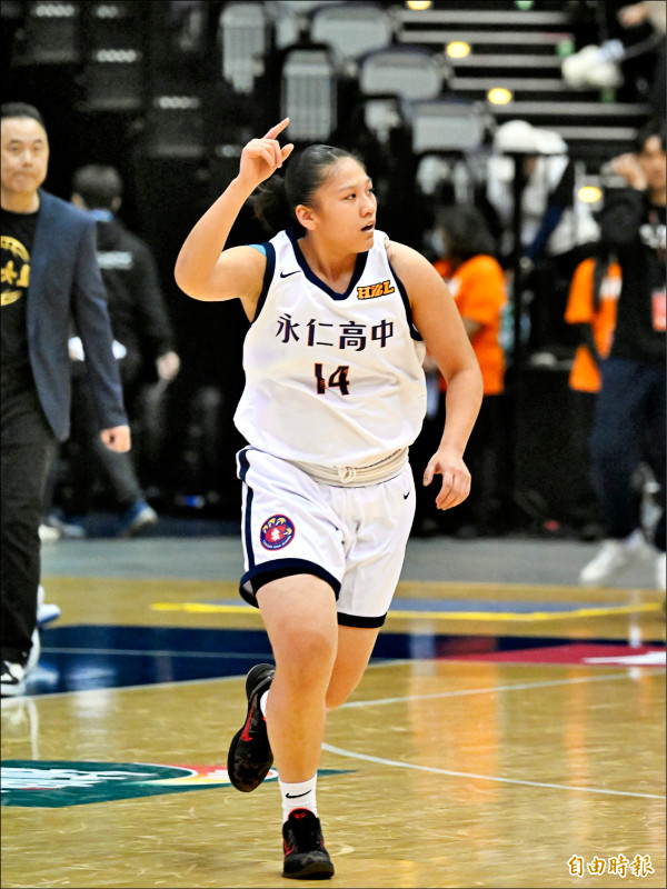 永仁重返冠軍戰，陳薇涵獨拿18分。（記者陳逸寬攝）