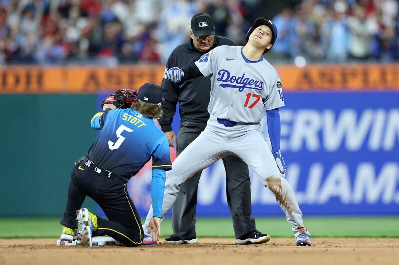 大谷翔平盜壘失敗。（法新社）