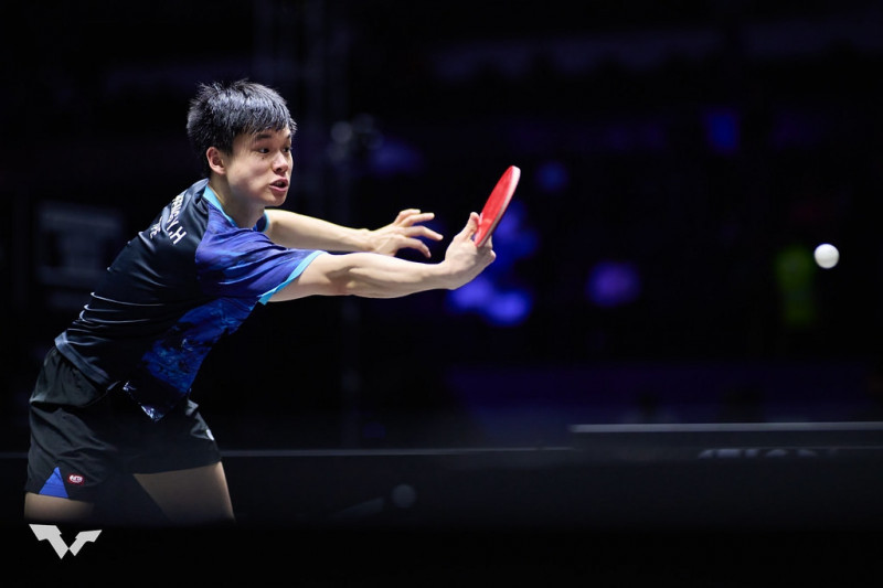馮翊新擊退日本黑馬濱田一輝，闖進男單8強。（取自WTT官網）
