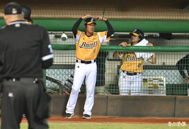 兄弟總教練平野惠一。（資料照，記者廖耀東攝）