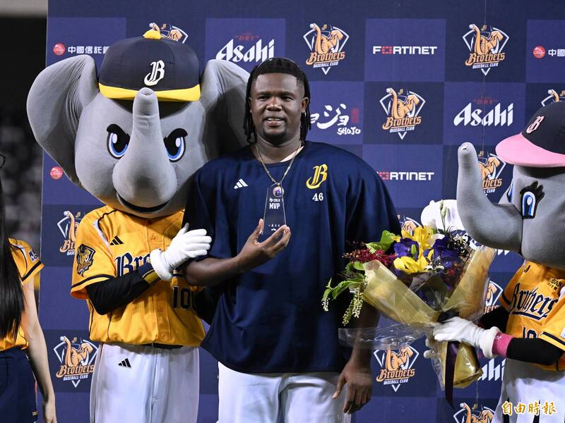 德保拉拿到單場MVP。（記者陳逸寬攝）